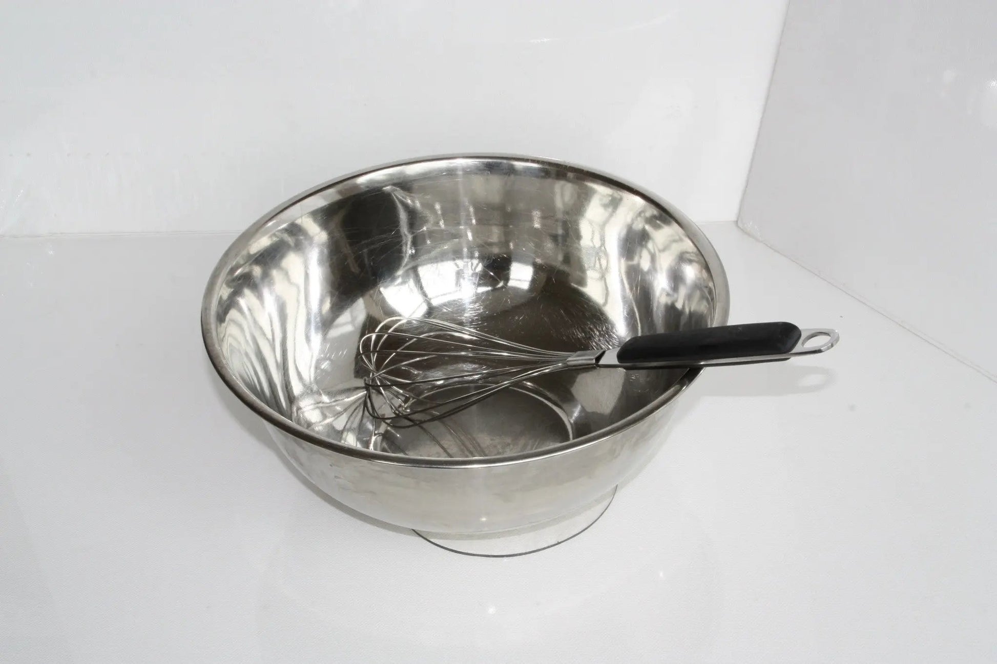 NanoGrip™ - Pet Bowl Grippers - Sticky Mat - Stop Spillage, Help eating, Superb Grip - Ideal for Cats and Dogs Proper Design